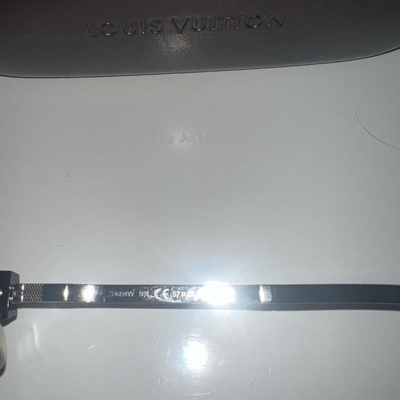 Louis Vuitton Sunglasses - Picture 5 of 5